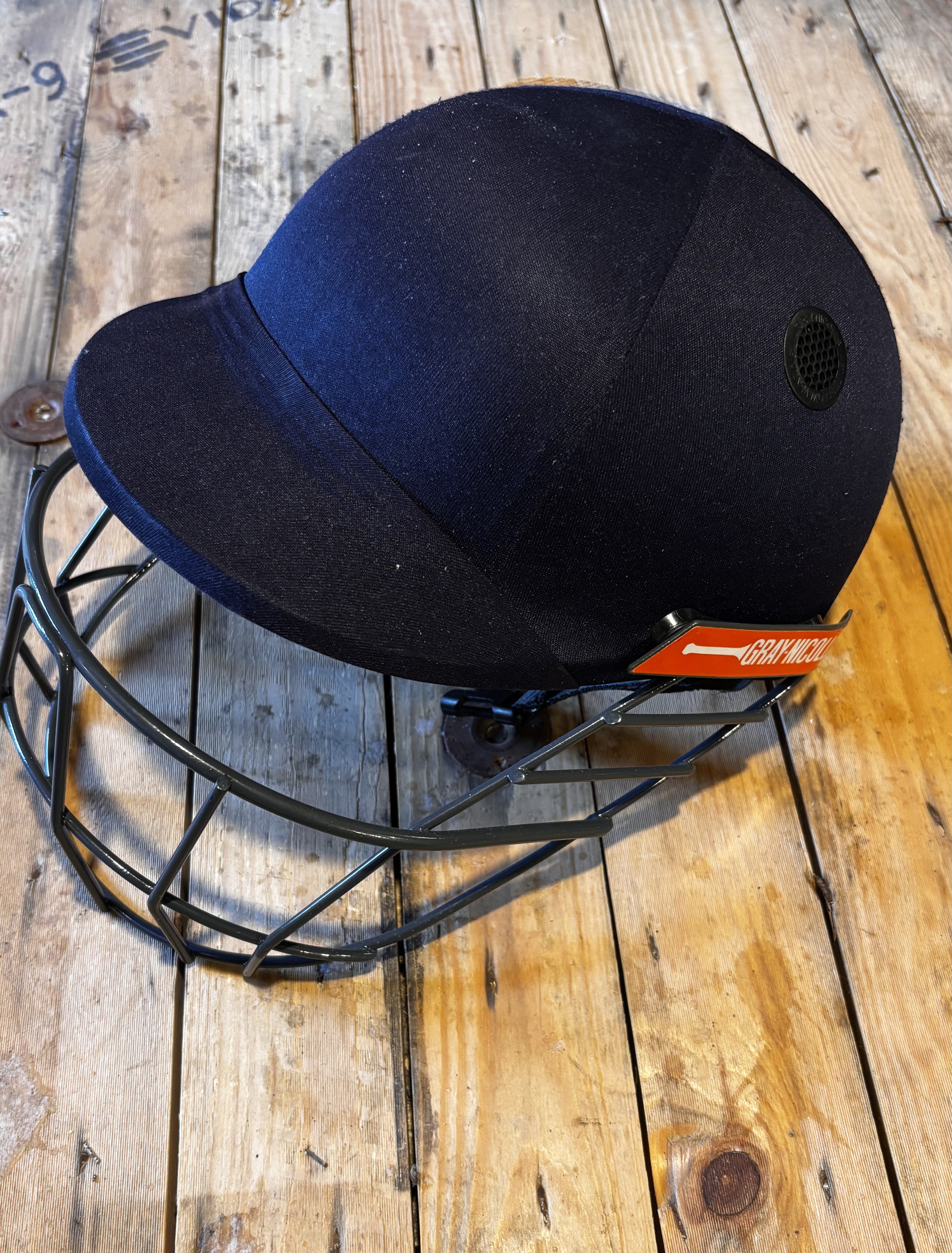 Medium Cricket Helmet Ref 085